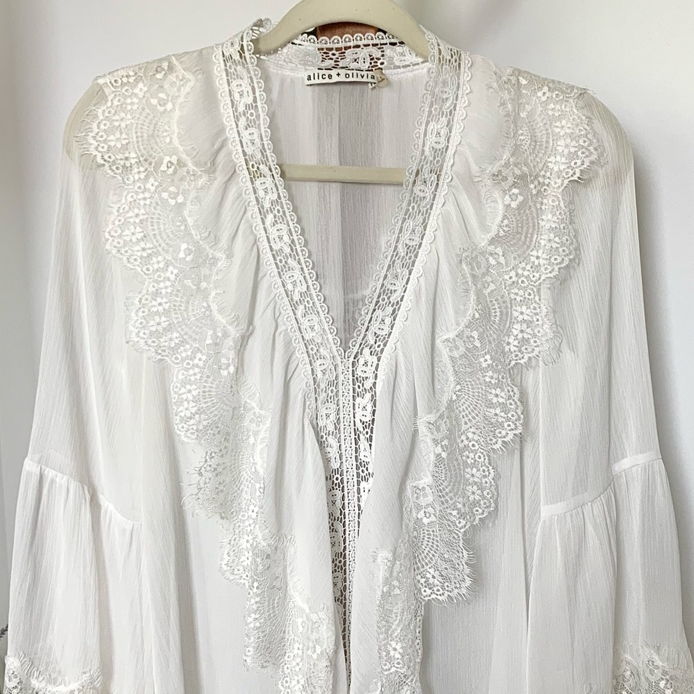 Alice + Olivia Jaden Lace Trimmed Bell Sleeve Sheer Gauze White Tunic Top Blouse - Picture 8 of 16